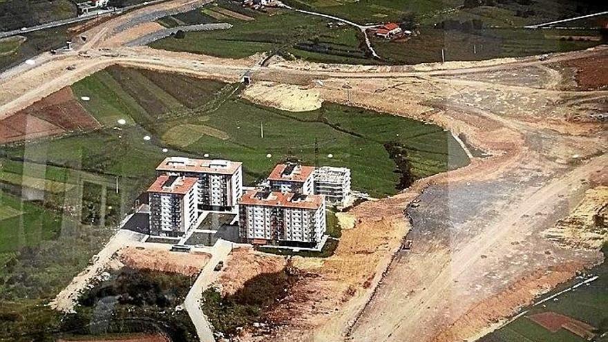 Imagen del barrio hace más de 40 años, con las primeras cuatro viviendas.