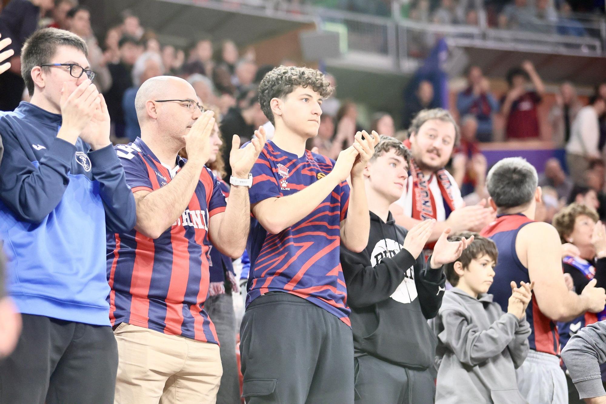 La afición azulgrana disfruta de la exhibición del Baskonia ante el Asvel
