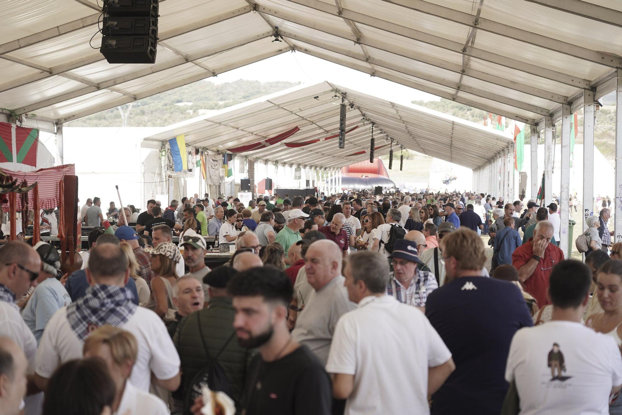 En imágenes: El Alderdi Eguna reúne a miles de jeltzales en un ambiente festivo
