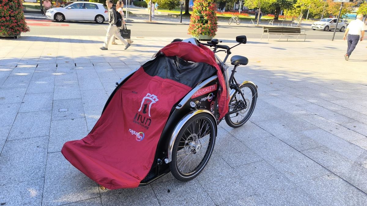 Triciclo para los paseos organizados por Nagusilan y Balazta / Unai Macias Triciclo para los paseos organizados por Nagusilan y Balazta / Unai Macias