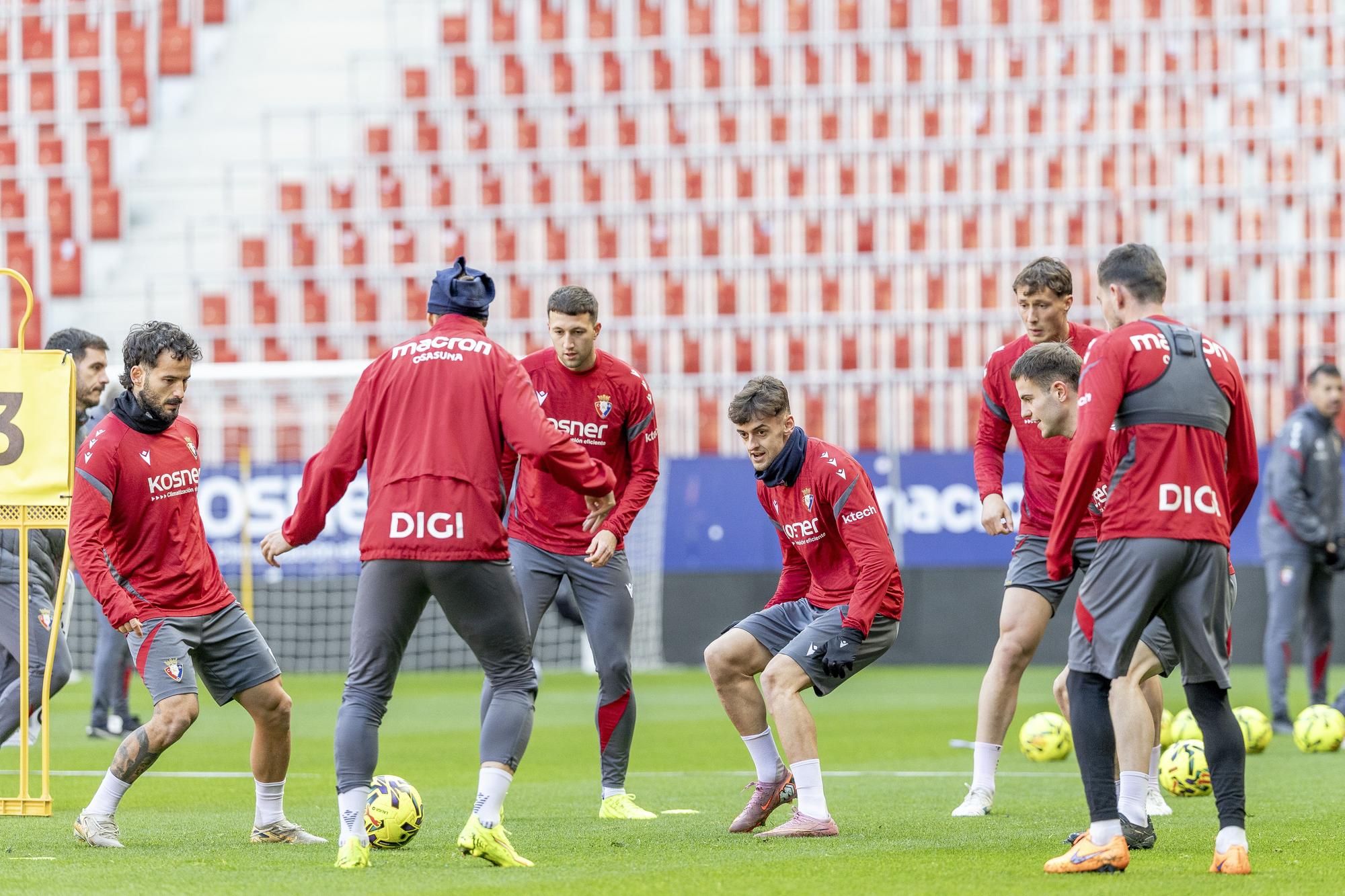 Osasuna se ejercita a puerta cerrada en El Sadar (miércoles 26 de noviembre de 2025)
