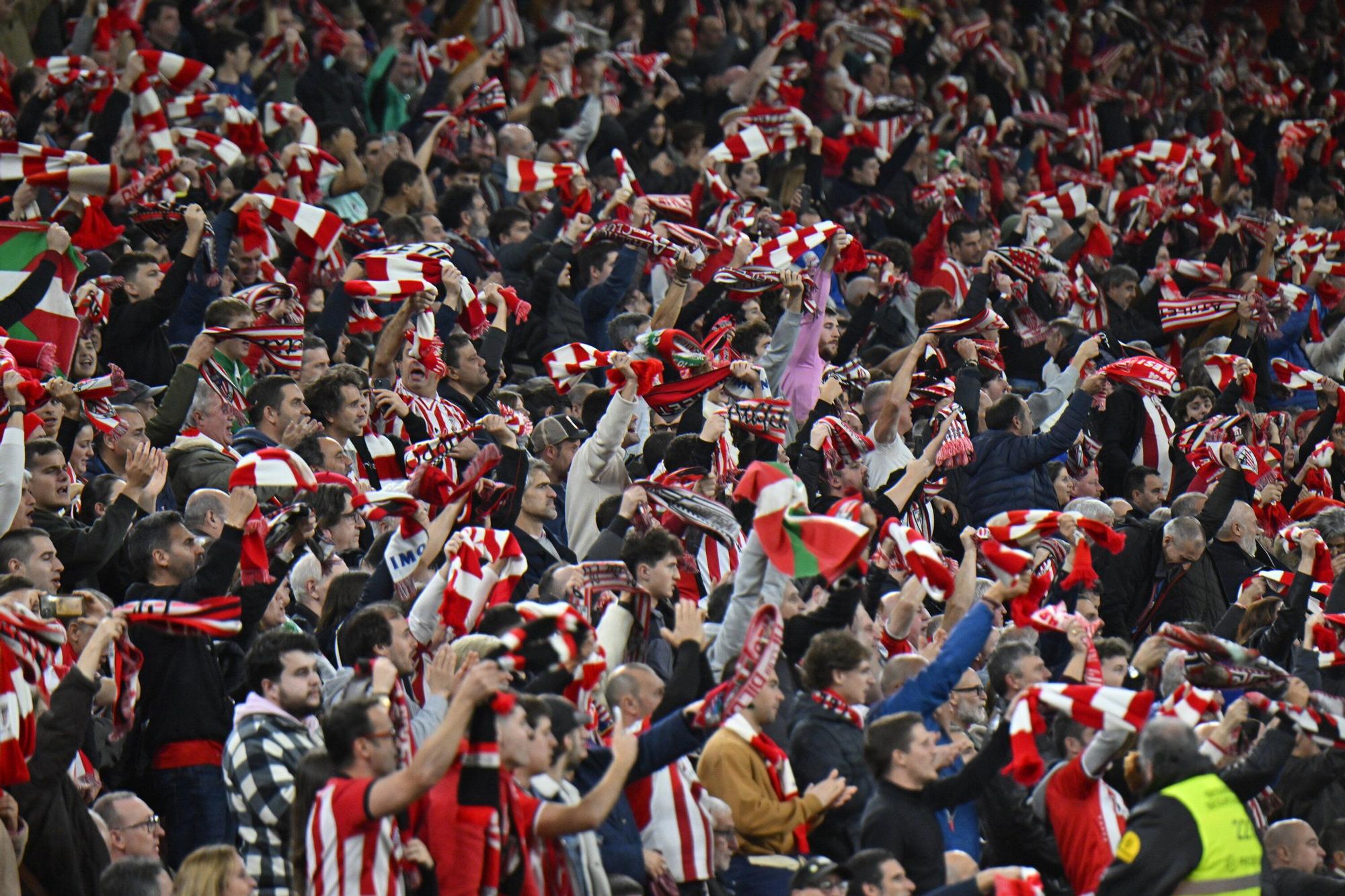 ¿Has estado en San Mamés viendo el Athletic-Atlético? Búscate en nuestra galería