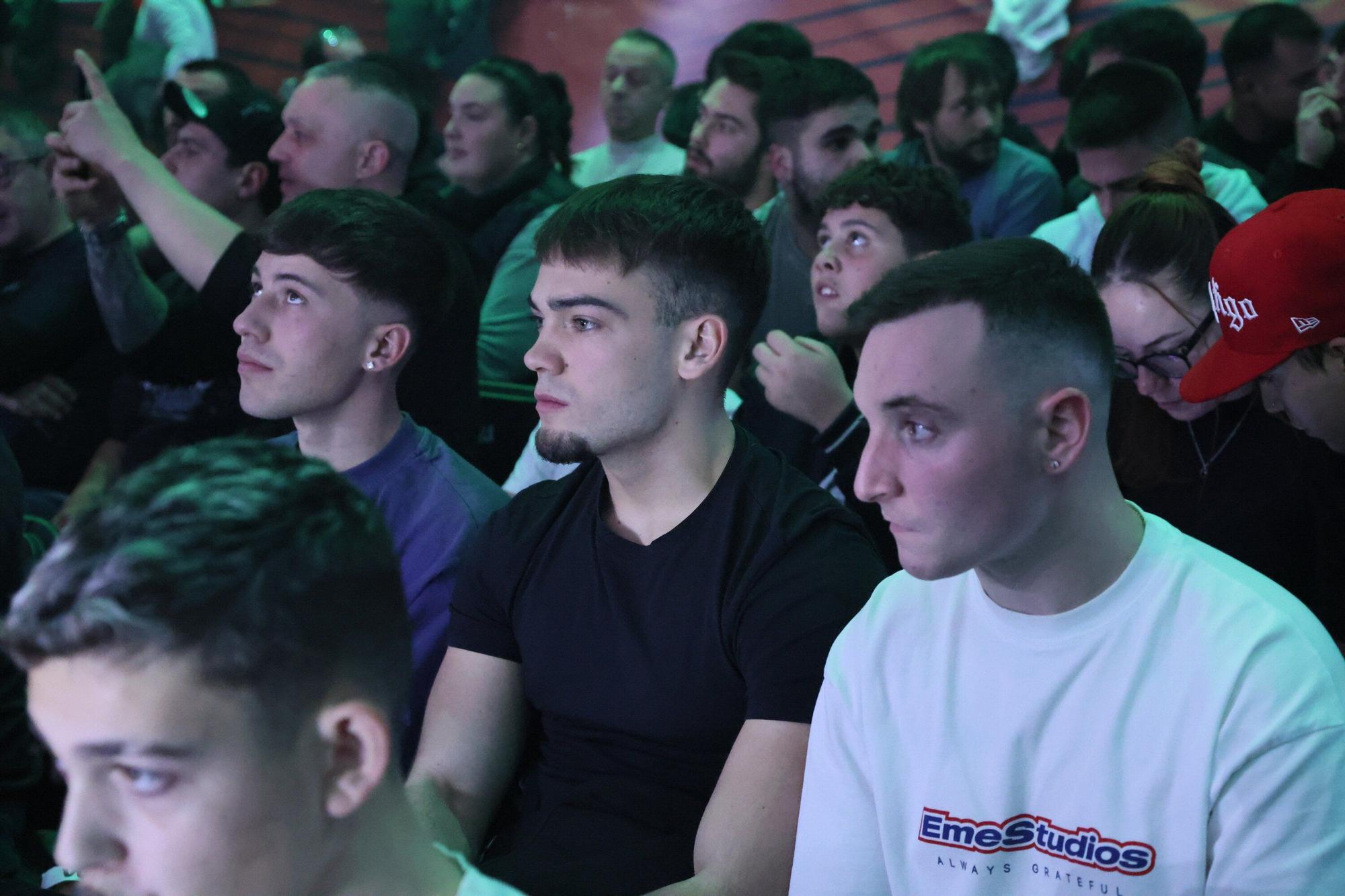 En imágenes: El Buesa se rinde al MMA con Topuria como estrella