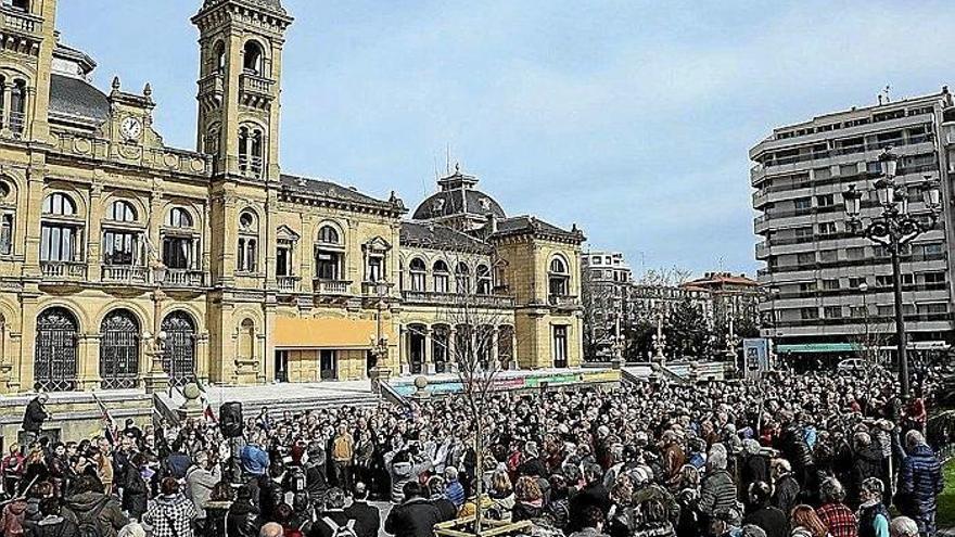 Los pensionistas vascos instan a seguir las protestas sin siglas
