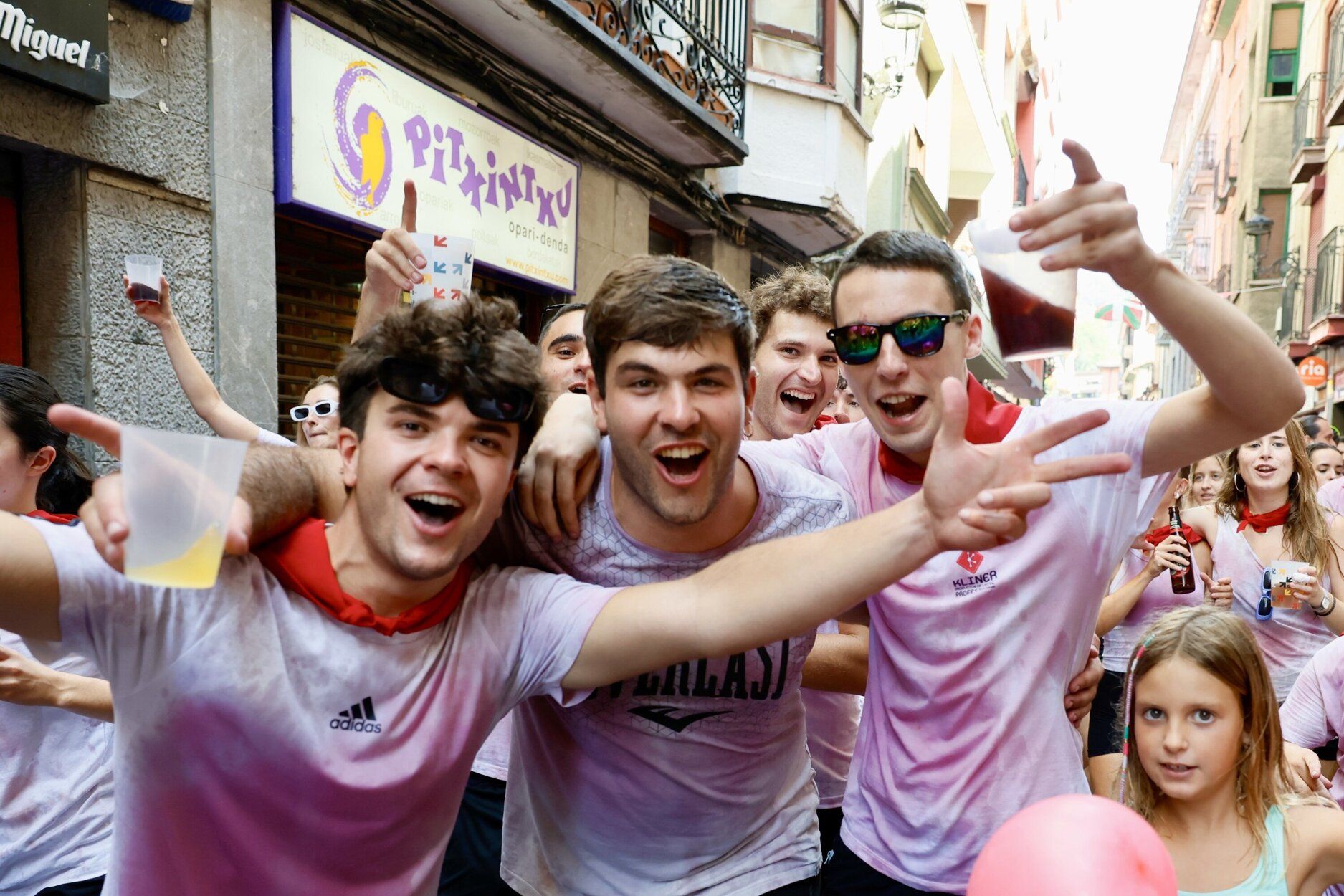 Fiesta de vino tinto en Elgoibar con el Txiki Eguna