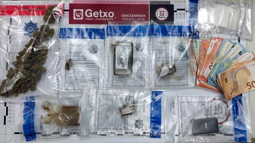 Detenido un joven de 26 años en Getxo por traficar con drogas