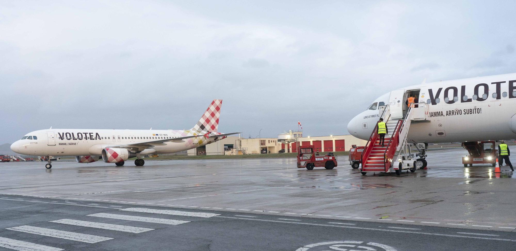 En imágenes: Foronda estrena los vuelos regulares a Barcelona y Madrid