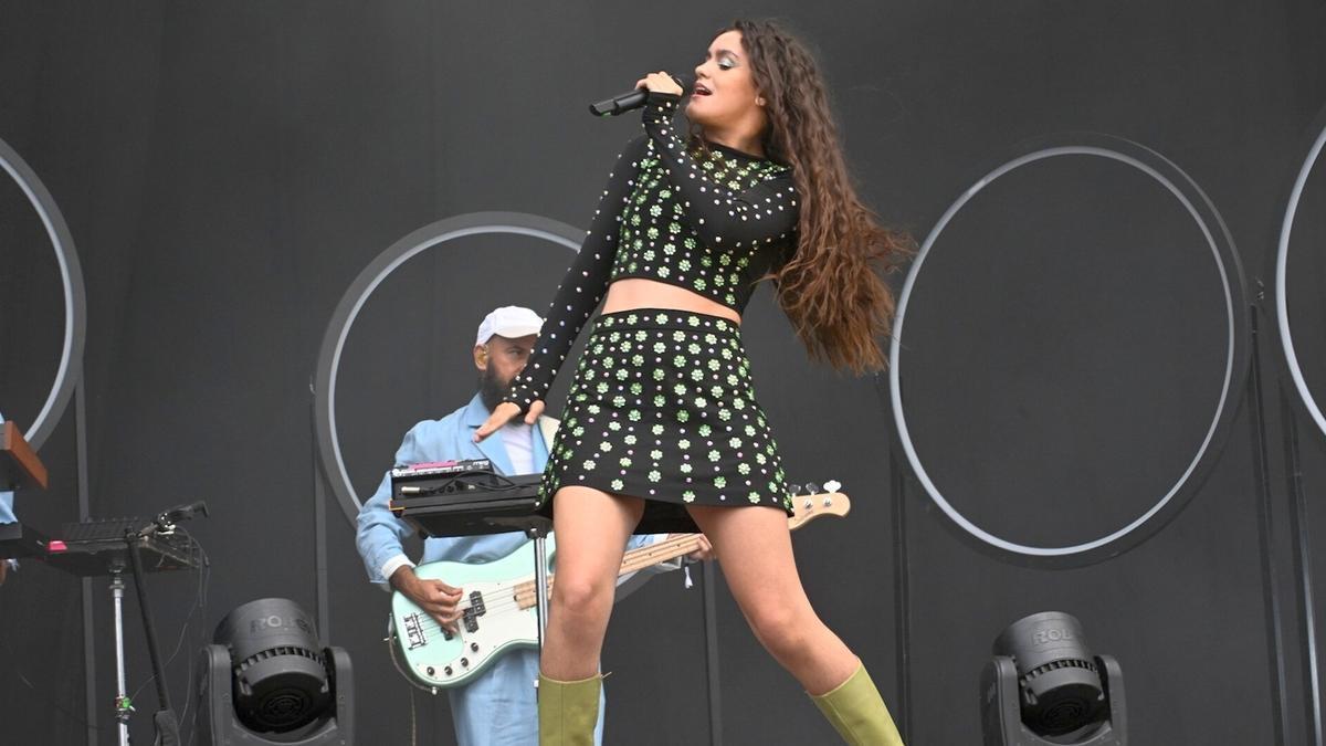 Amaia, vencedora de ‘OT’, se mostró fiable en el escenario y congregó a la primera multitud de esta edición del BBk Live.