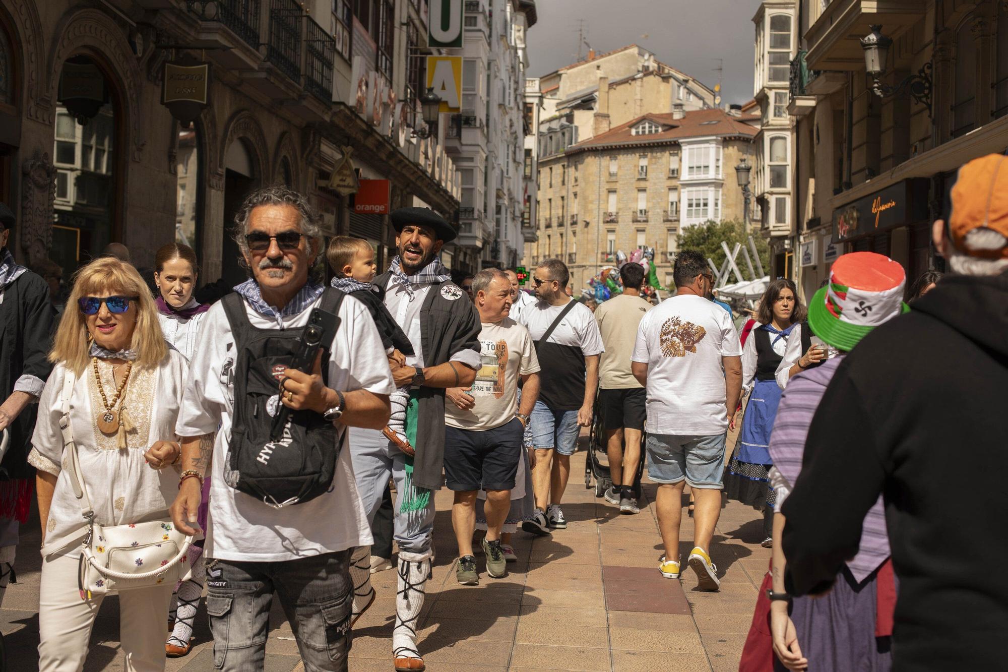 En imágenes: Blusas y neskas disfrutan de Santiago