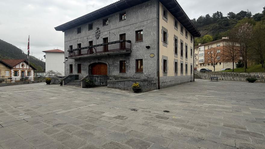 El PNV de Alonsotegi plantea una solución ante la deuda foral