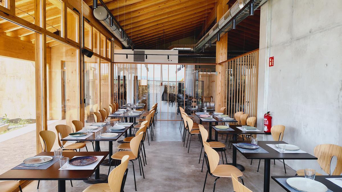 El interior del restaurante La Benta, en Barrundia