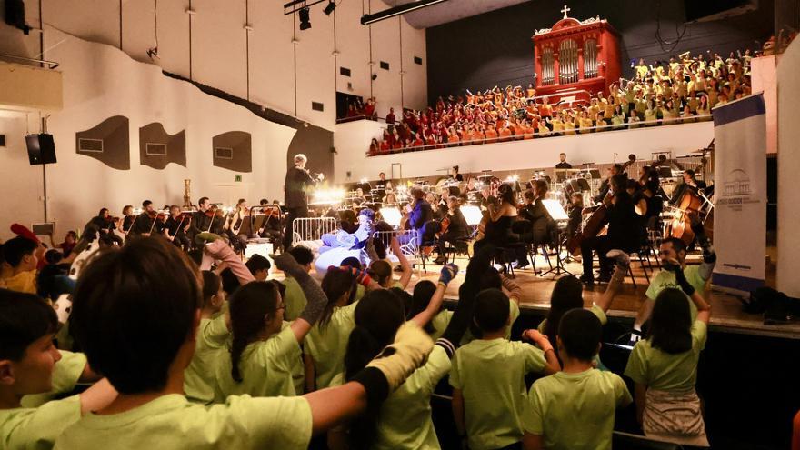 'Logelan logale' reúne a 1.400 niños sobre el escenario en Gasteiz