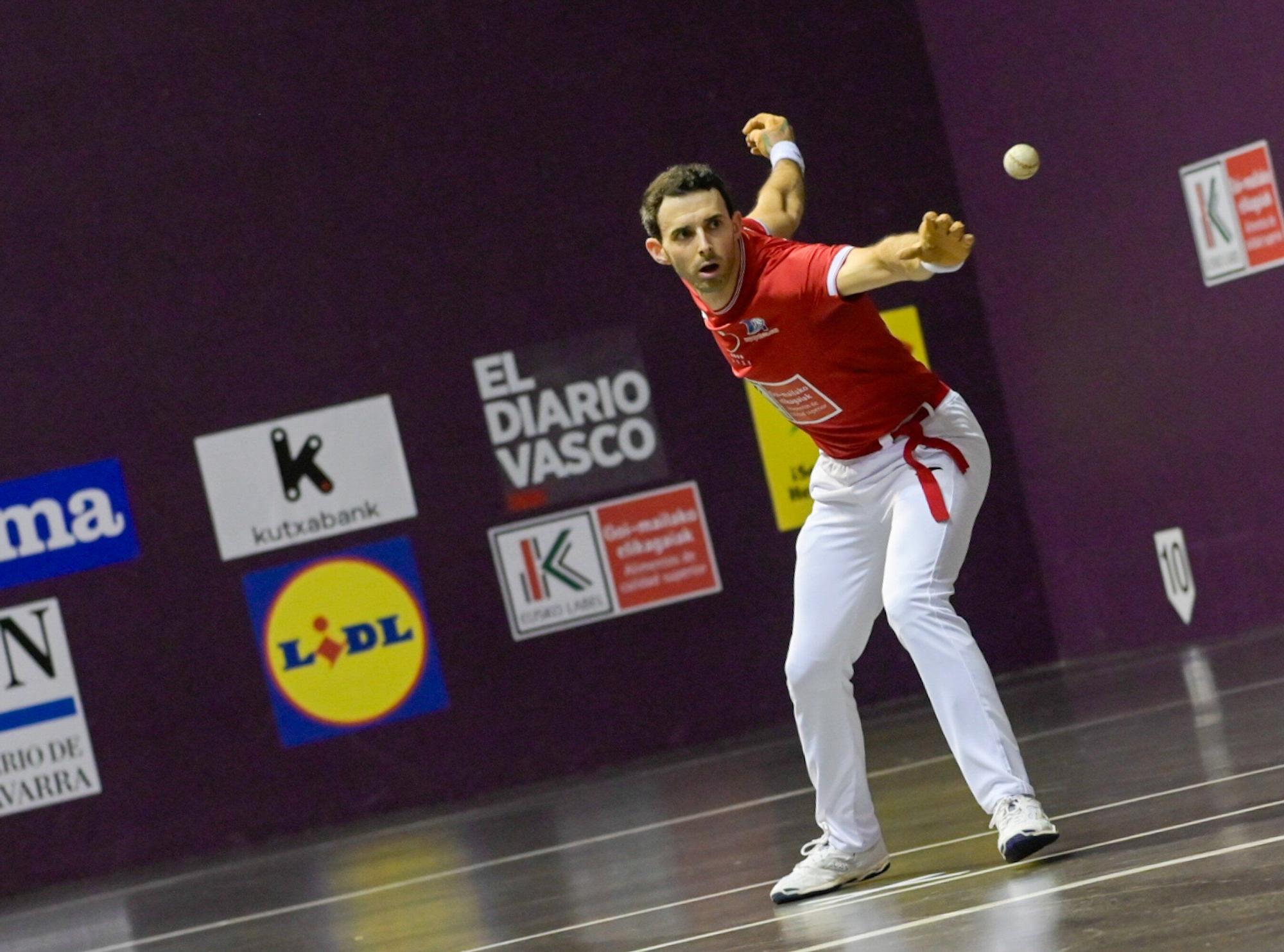 Jokin Altuna se lleva el bronce del Cuatro y Medio tras derrotar a Joseba Ezkurdia en Arrasate.