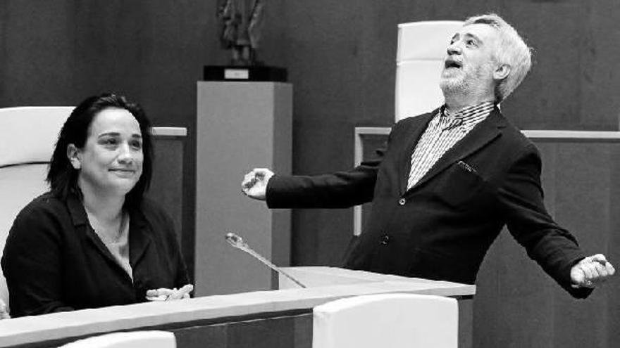 Juan Carlos Cano (PP) se sorprende por el apoyo otorgado por el partido de Rafaela Romero (PSE) al Impuesto sobre la Riqueza.