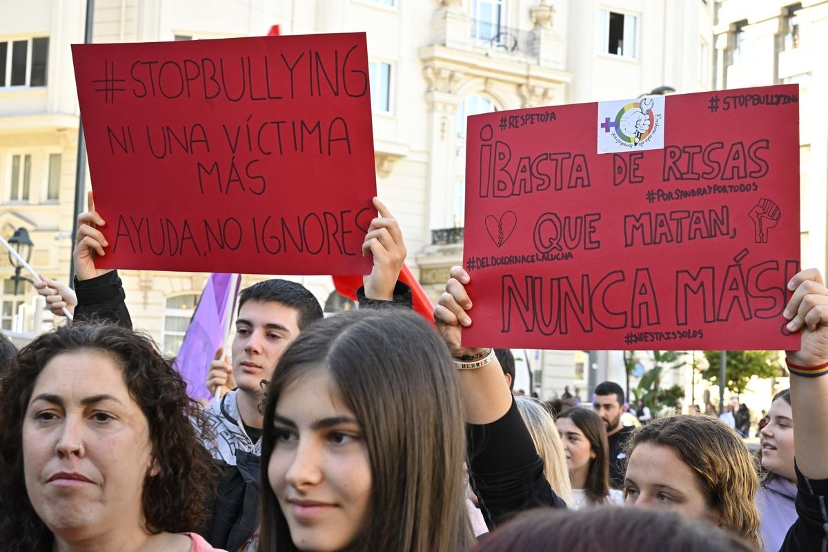 Estudiantes salen a la calle en Bilbao contra el 'bullying'