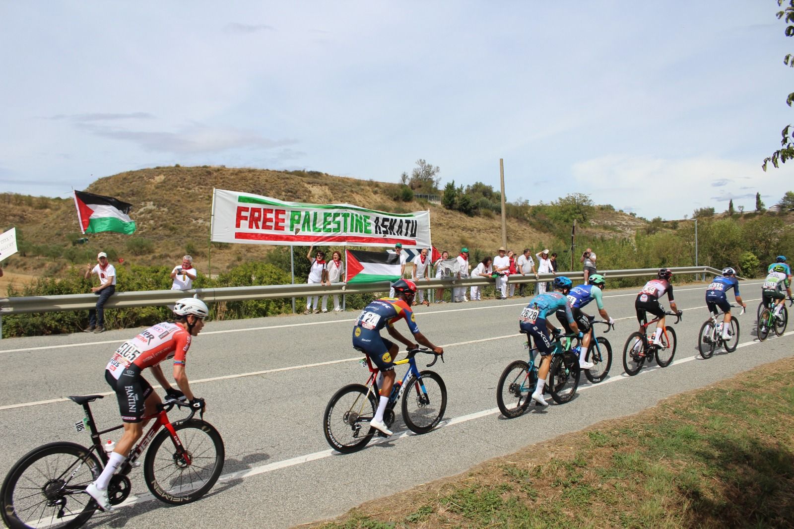 La Vuelta, a su paso por Lumbier