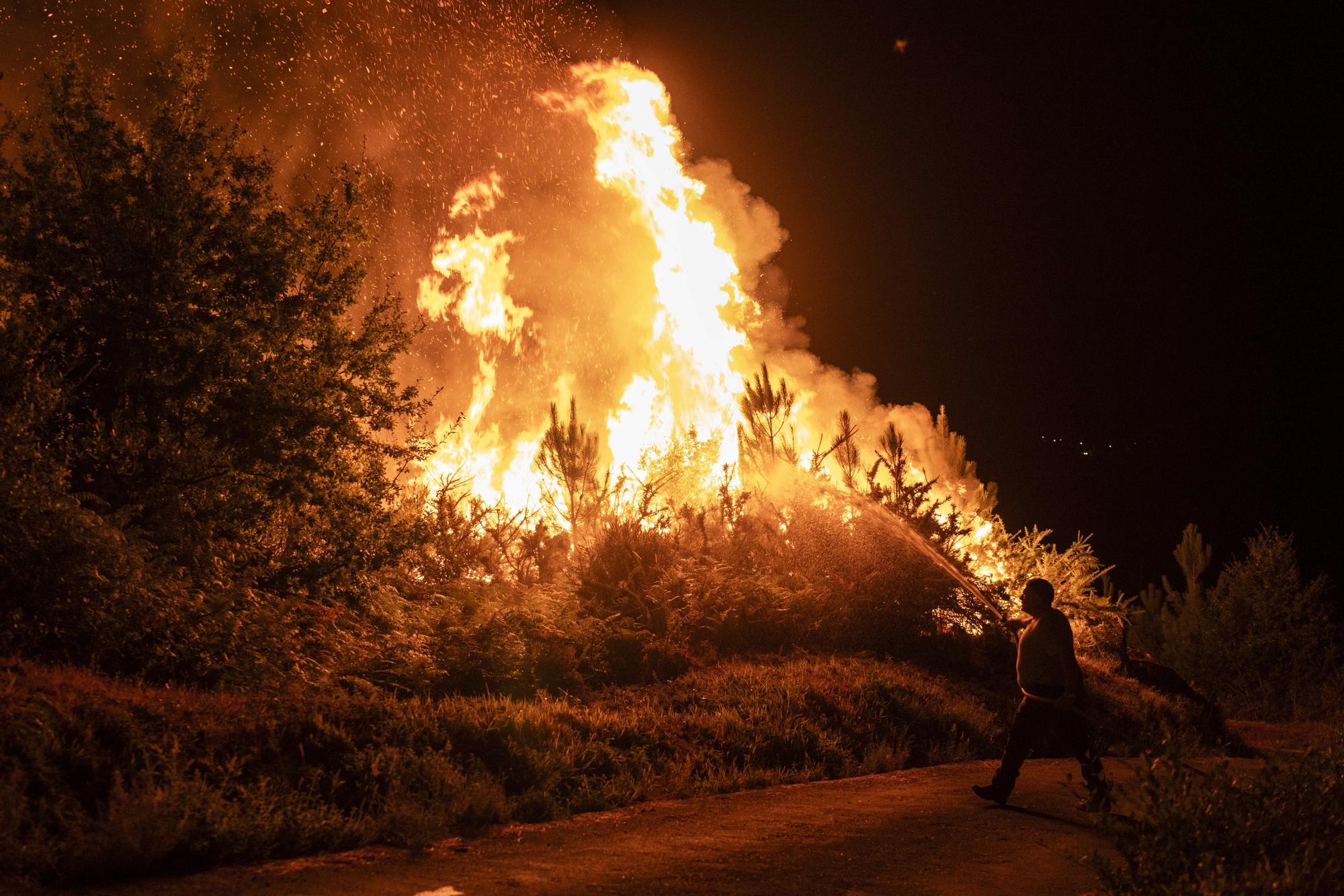 Semana negra de incendios: Cuatro muertos y 120.000 hectáreas quemadas