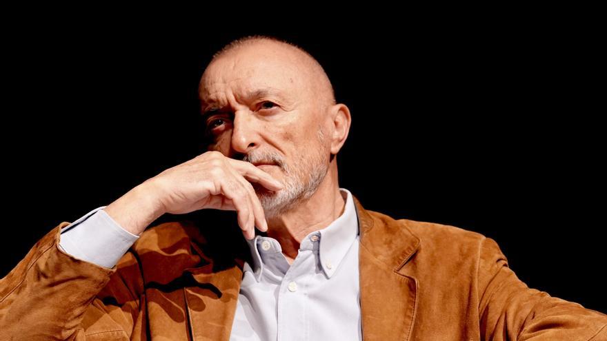 Pérez-Reverte traslada a octubre las jornadas sobre la Guerra Civil y veta a Uclés: "No volverá"