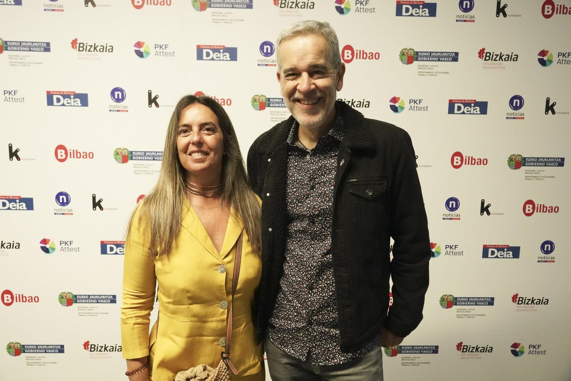 Idoia Gutiérrez, de DEIA, y Jorge Aio, gerente de BilbaoCentro.