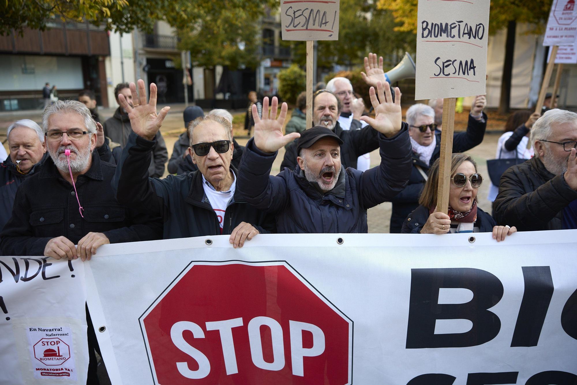 Sustrai Erakuntza, ante el Parlamento de Navarra "por una planificación democrática de la biometanización"