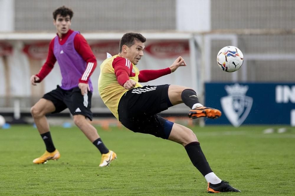 Primer entrenamiento de Jonás Ramalho con Osasuna