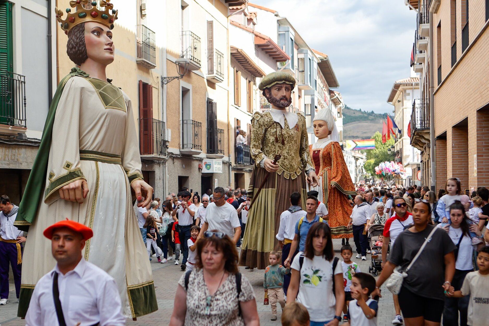 Fotos del chupinazo de fiestas de Villava-Atarrabia