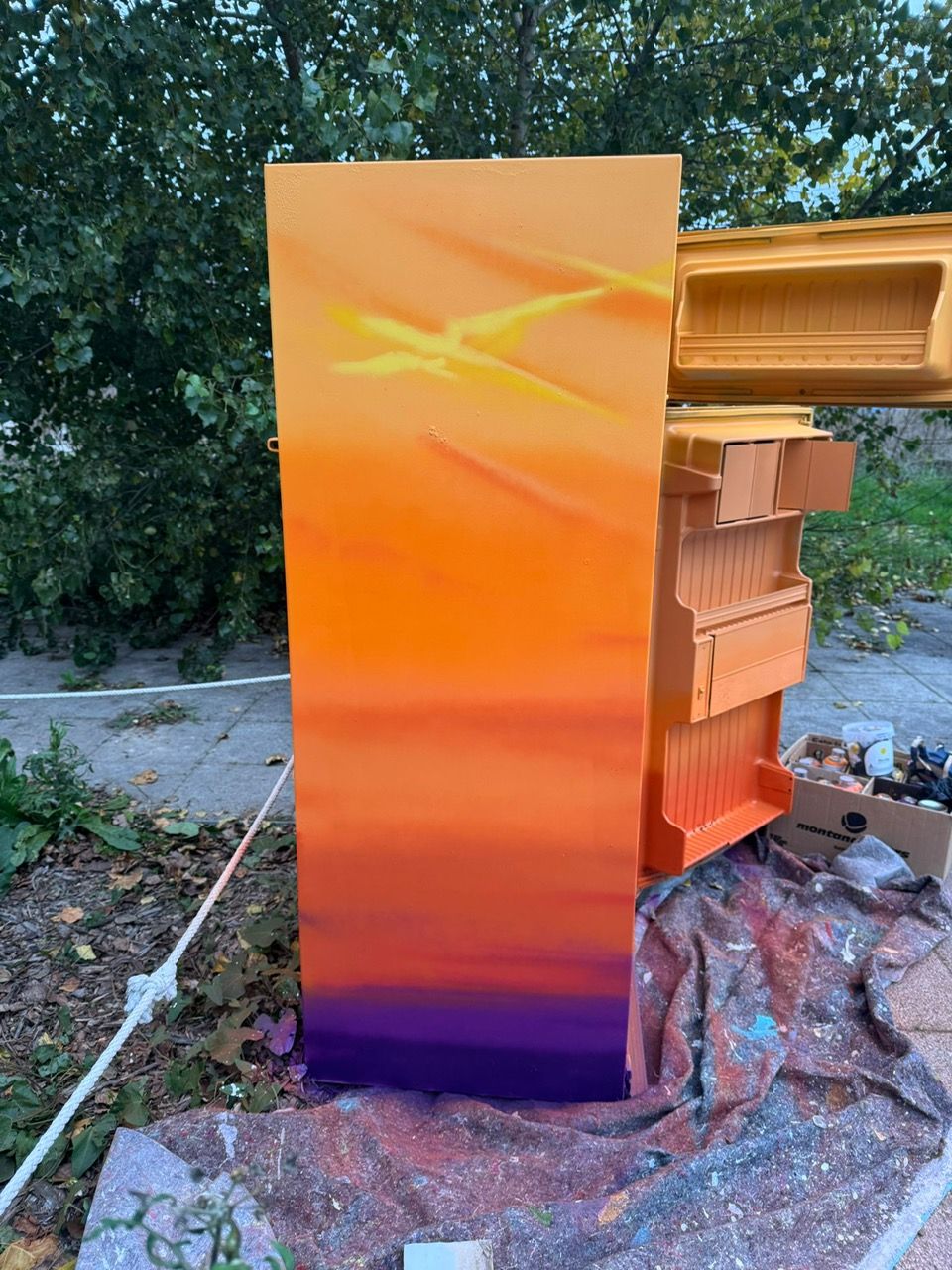 En imágenes: Así avanza el pintado de la frigoteka de Goikolarra