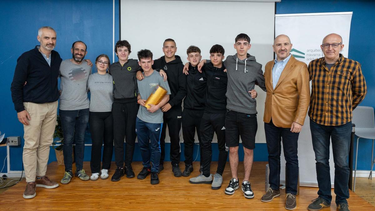 El equipo del IES Zizur. El equipo del IES Zizur.