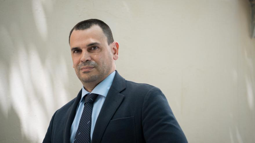 El juez autoriza a la UCO a registrar las cuentas bancarias de la pareja de Ayuso desde 2014