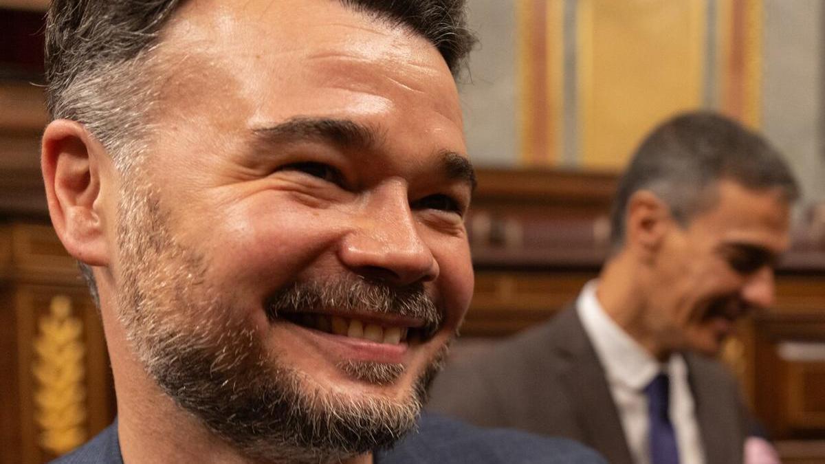 Gabriel Rufián, esta semana. A su lado, Pedro Sánchez. Gabriel Rufián, esta semana. A su lado, Pedro Sánchez.