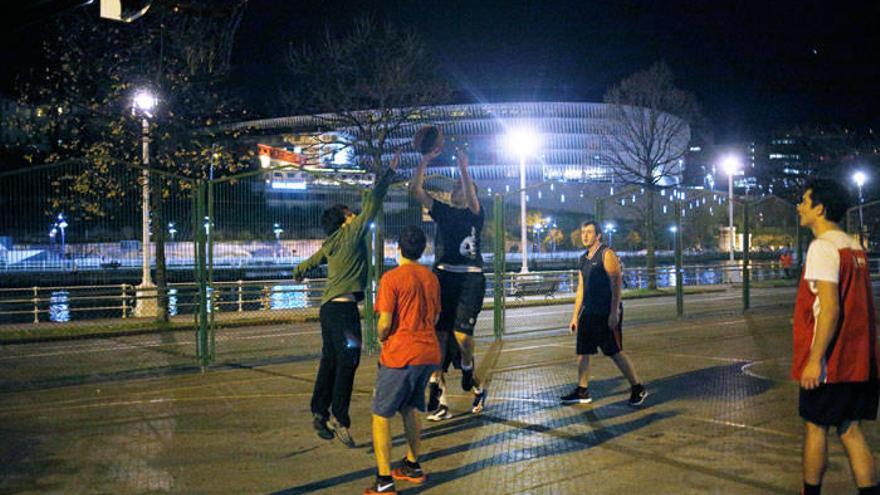 Una encuesta a 800 jóvenes retratará sus preferencias en materia de ocio en Bilbao