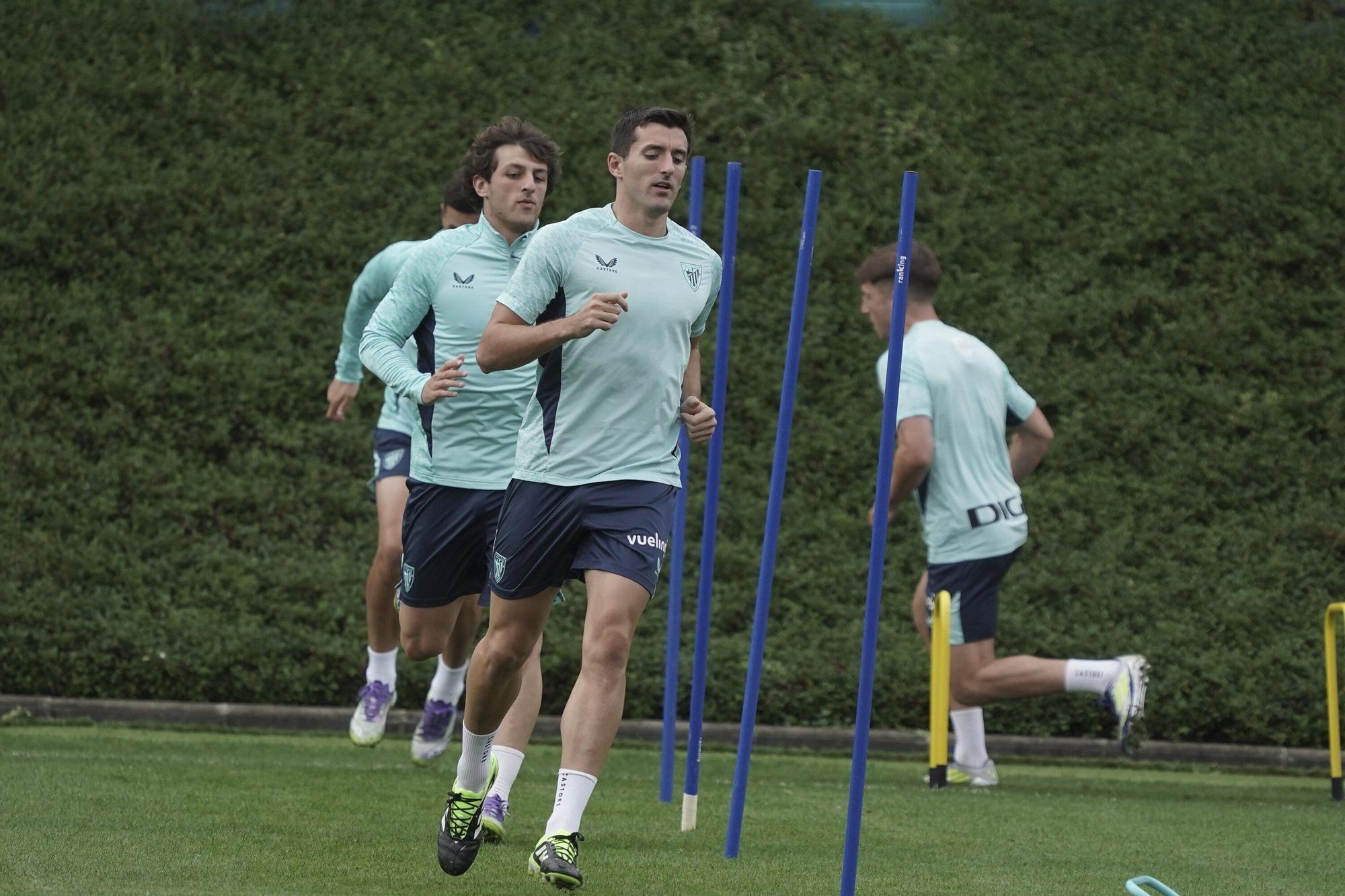 En imágenes: el Athletic entrena en Lezama con la vista puesta en el Alavés