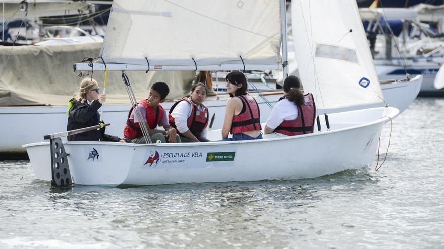 En imágenes: La actividad de vela del Programa de Verano de Gorabide