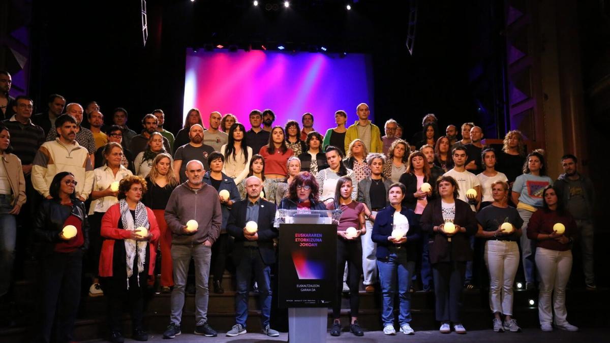 Euskalgintzaren Kontseiluak euskararen etorkizunaren aldeko ekitaldia egingo du abenduaren 27an Miribillako (Bilbo) Bilbao Arena pabiloian.