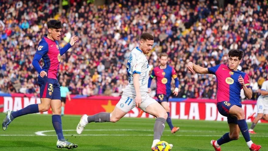 Toni Martínez salió al campo en el tramo final del partido