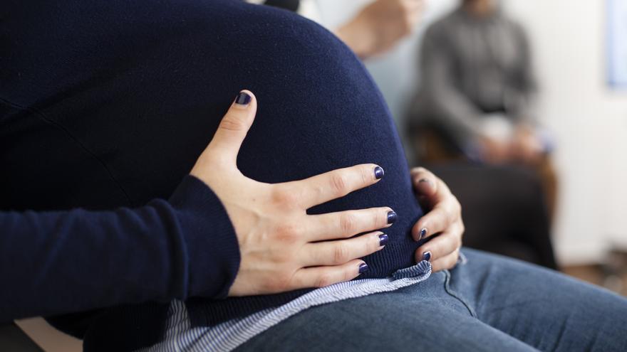 Una de cada tres mujeres que da a luz en el Estado no tiene derecho a ninguna ayuda