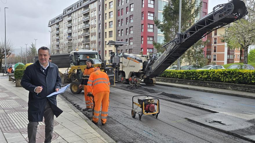 Barakaldo invierte 430.000 euros en asfaltar seis barrios