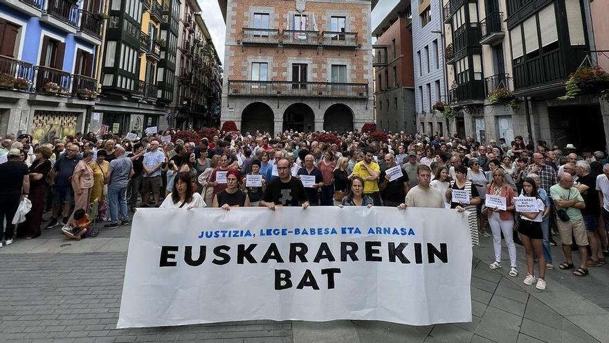 Miles de personas denuncian la ofensiva político-judicial contra el euskera