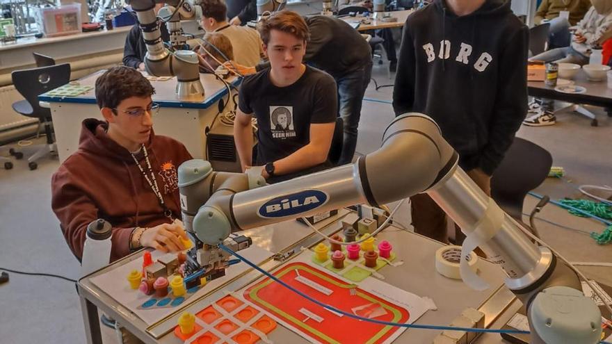 Vitoria se convierte en el epicentro europeo de la robótica educativa con 'RoboCompetition'