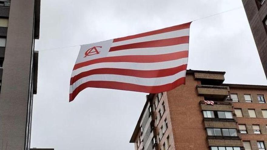 Polémica en una comunidad de vecinos de Madrid por una bandera del Athletic: &quot;Nos han amenazado&quot;