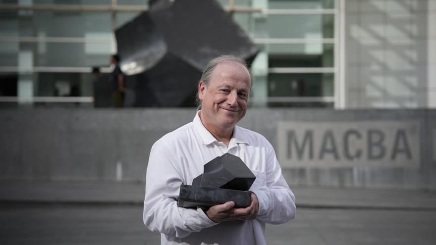 El artista Ibon Aranberri, primer premiado de la Fundación MACBA