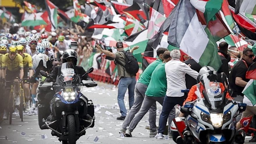 Imagen del primer paso y único por meta del pelotón.