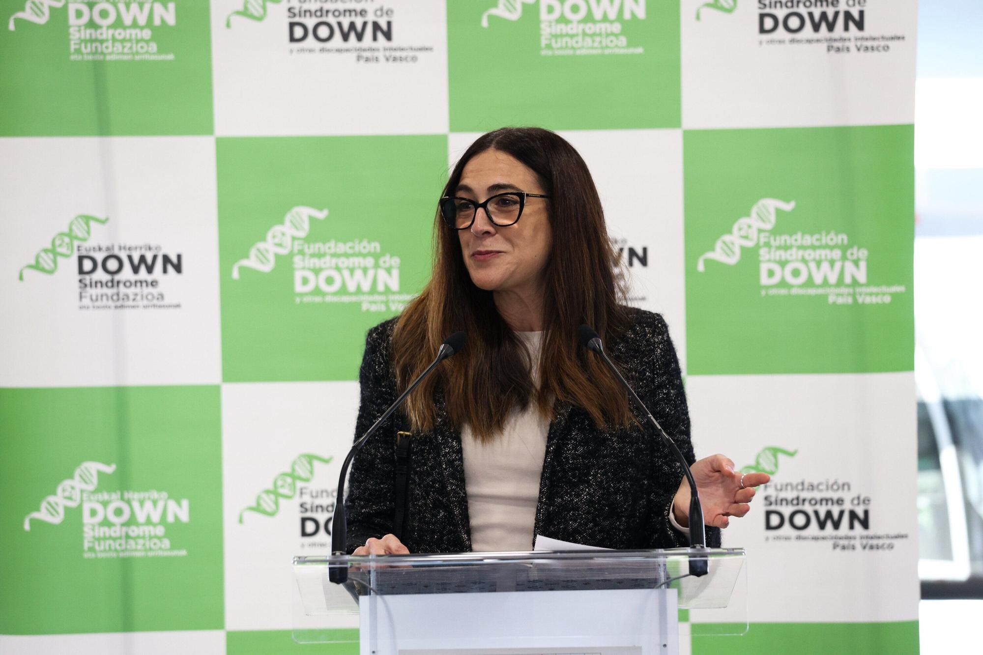 En imágenes: La Fundación Síndrome de Down presenta la guía gastronómica 'Bilbao Zaporetan'