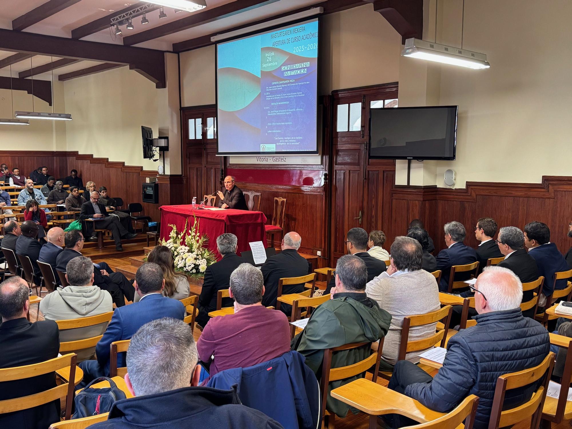 Apertura del curso de la Facultad de Teología de Vitoria