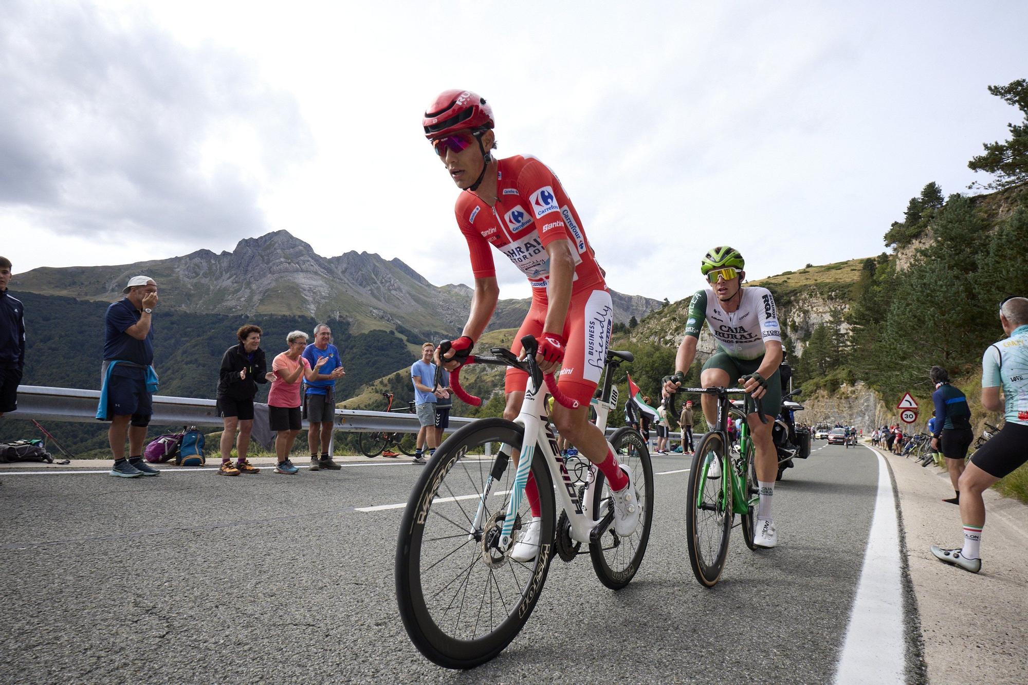 Fotos de la etapa navarra de La Vuelta 25 entre Sendaviva y Larra - Belagua