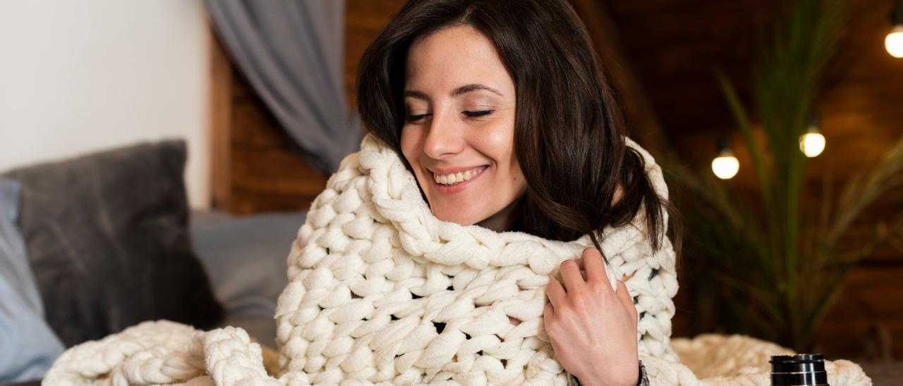 Adiós a la calefacción: la colcha extrasuave de Ikea con la que dormir mejor y ahorrar dinero