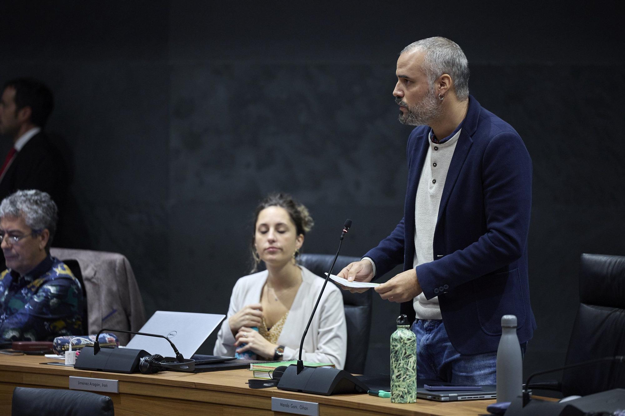 Fotos del pleno del Parlamento de Navarra (jueves 23 de octubre de 2025)