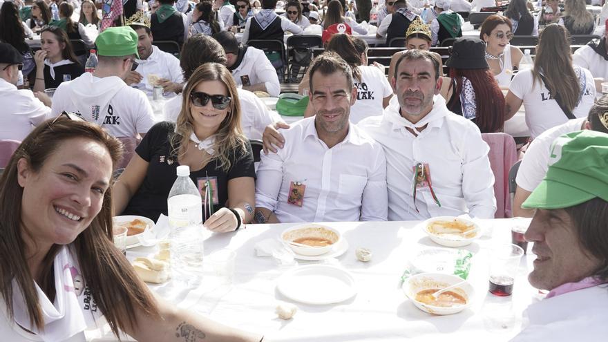 Más de 3.600 personas en la comida de cuadrillas de Basauri: “Es indescriptible, se nos está yendo de las manos”