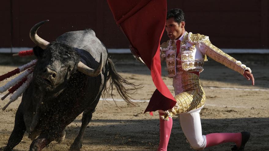 Toros en fiestas de Estella: triunfo de oficio de Javier Castaño en pastueña corrida de Partido de Resina