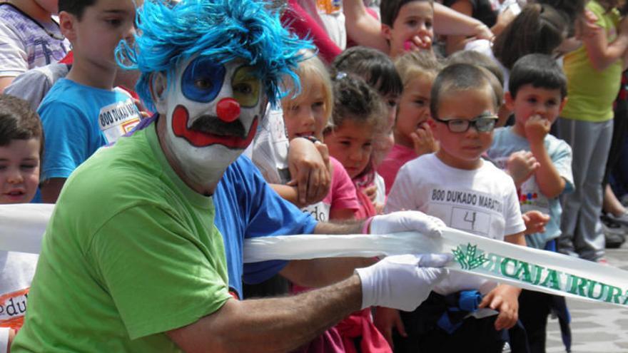 El payaso Porrotx también participó en la grabación del vídeo promocial.